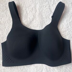 Victoria’s Secret Sports Molded Wireless Bra in Black Size 34C